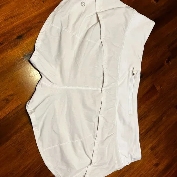 Lululemon Speed Up Low-Rise Lined Shorts in White - Picture 5 of 6